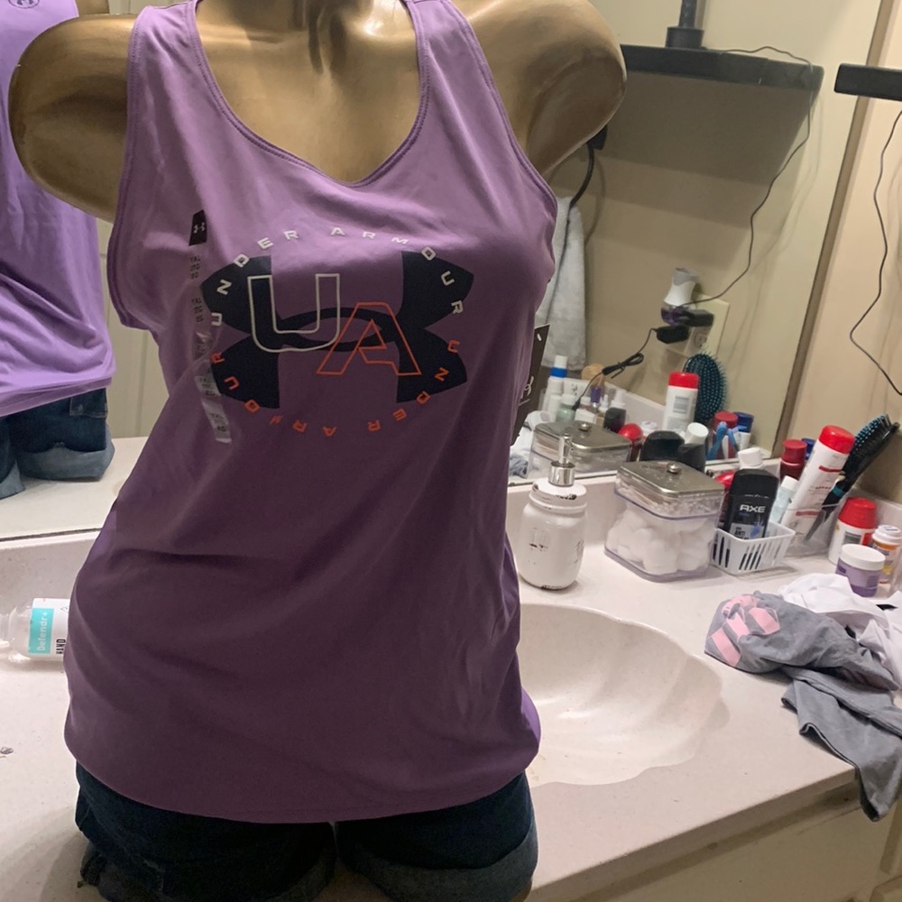 BNWT Underarmour tank top Girls X-Large or can be Women’s small